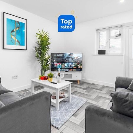 5 Bedroom House - 10 Guests - Multiple Off Street Parking - Garden - Smart Tv - Wifi - Contractors - Families - Groups Birmingham Ngoại thất bức ảnh