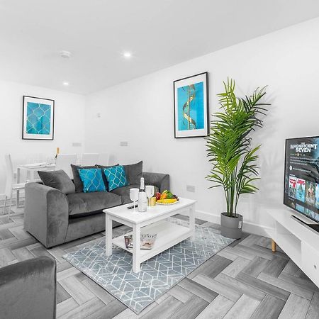 5 Bedroom House - 10 Guests - Multiple Off Street Parking - Garden - Smart Tv - Wifi - Contractors - Families - Groups Birmingham Ngoại thất bức ảnh